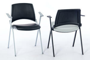 Ein sehr eleganter Stapelstuhl mit leichter Handhabung